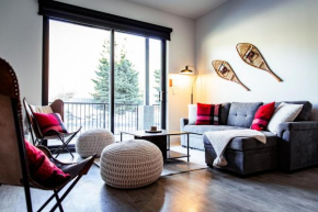 Monashee Sunshine - Condo with Private Hot Tub